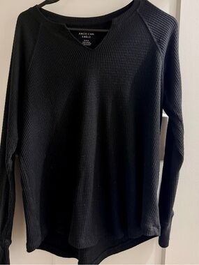 American Eagle Outfitters Black Waffle-Knit V-Notch Long Sleeve Top